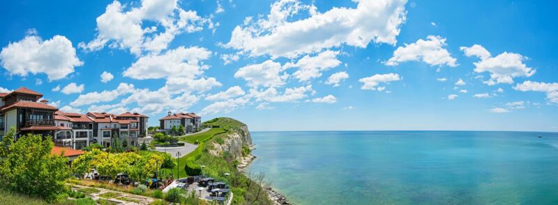 Bulgarien-Thracian Cliffs Golf & Beach Resort-Häuser und Meer