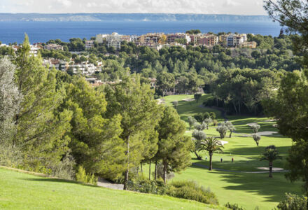 Maximum Golfreisen bietet Golfurlaub auf Mallorca mit Greenfee auf Real Golf de Bendinat